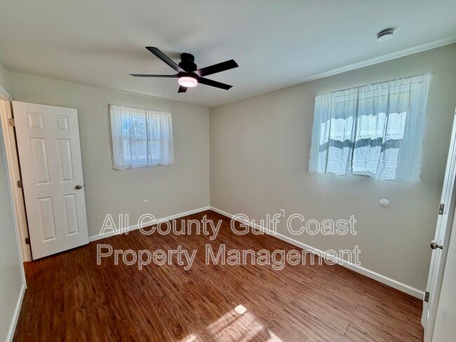 Building Photo - 1023 Lillian St