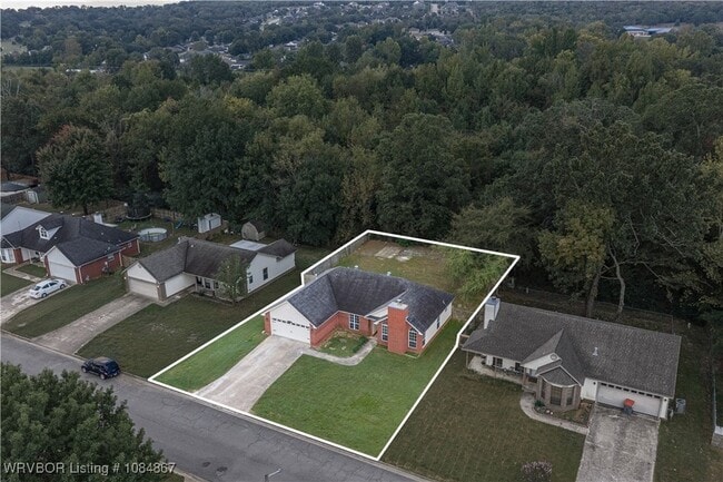 Building Photo - 1561 Whippoorwill Dr