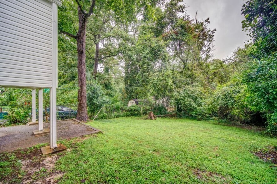 Building Photo - 1384 Westmont Rd SW