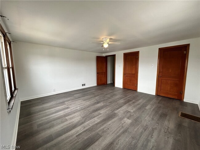 Building Photo - 121 Parr Ave