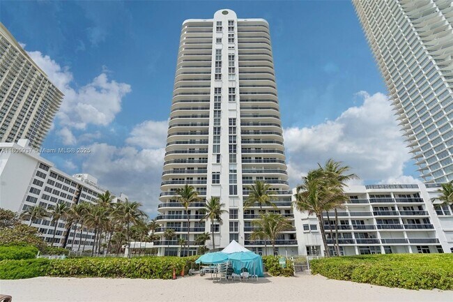 Building Photo - 16711 Collins Ave