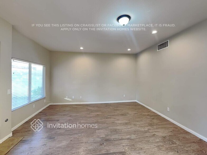 Building Photo - 557 Leap Frog Ave