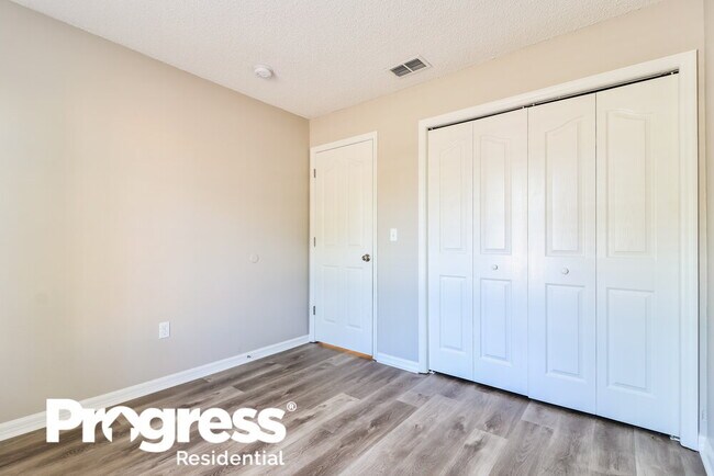 Building Photo - 5601 Brookdale Way