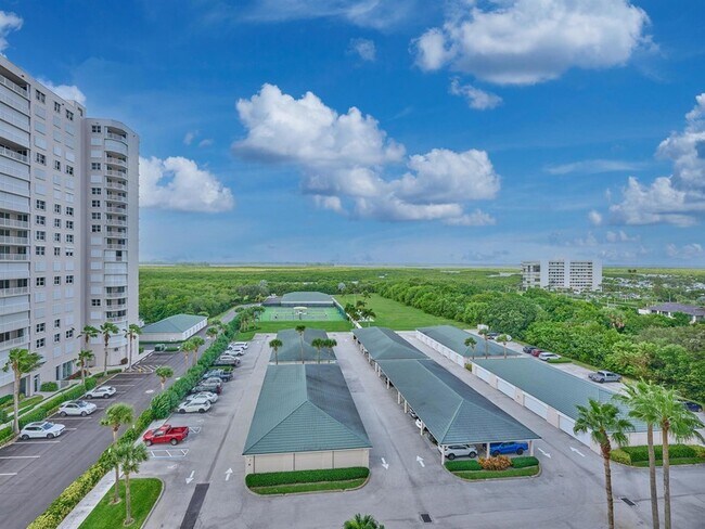 Building Photo - 5051 N Hwy A1A