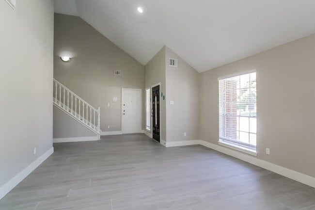 Building Photo - 6026 Egypt Dr