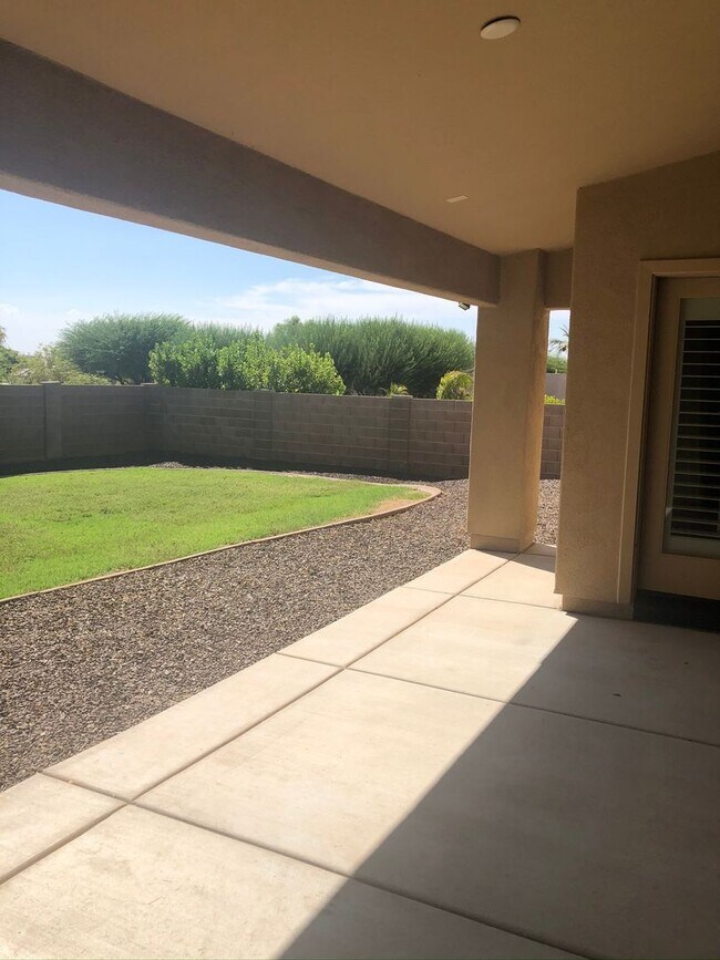 Building Photo - TERRACES AT THE VIEW