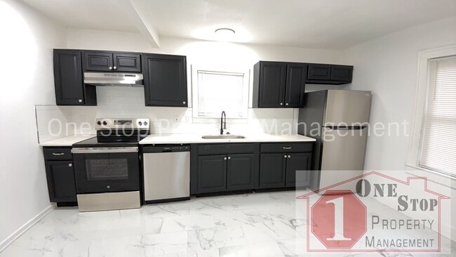 Building Photo - Gorgeous and Unique 4 Bedroom 1.5 Bathroom...