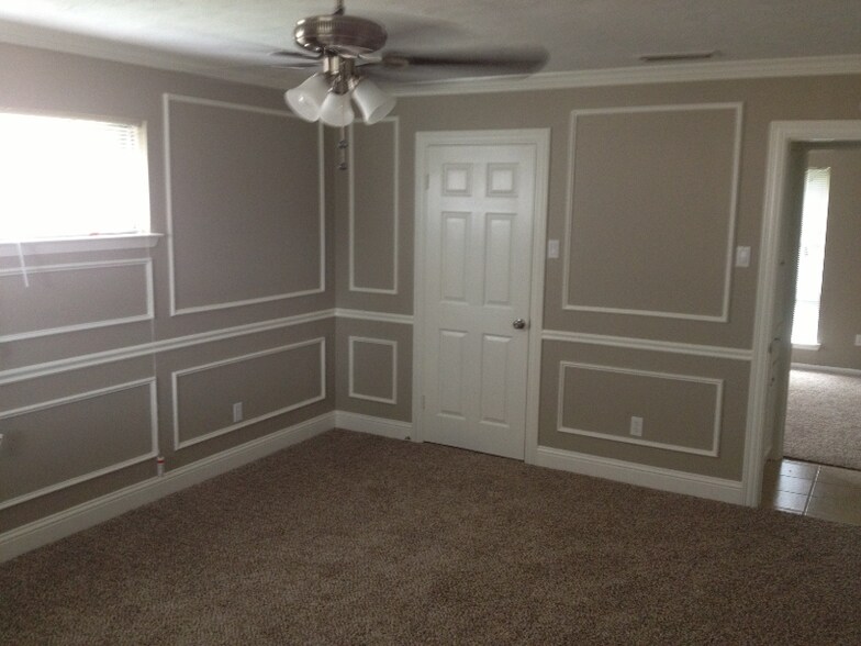 Building Photo - 2315 Warm Springs Rd
