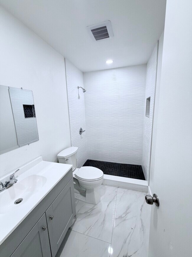 Building Photo - 155 Sheeler Ave