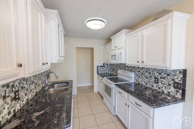 Building Photo - For lease