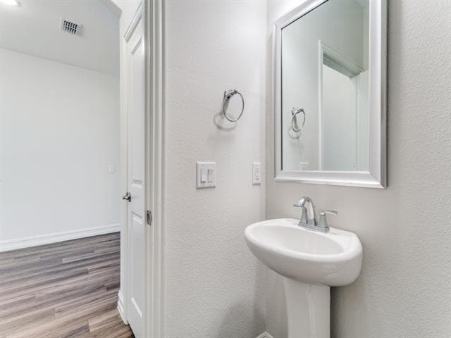 Building Photo - 3137 Lakespring Vis