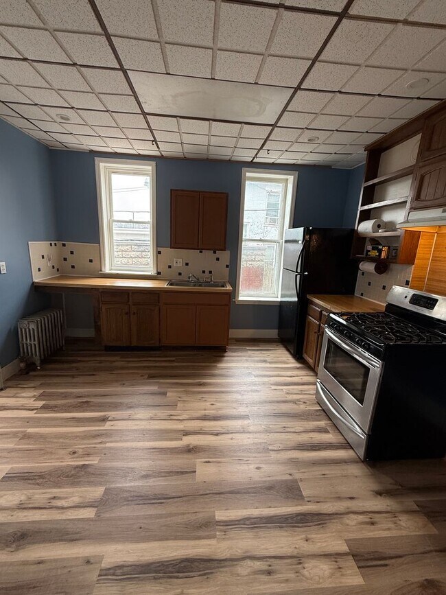 Building Photo - 49 W Commerce St