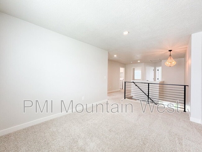 Building Photo - 3855 S 3025 W
