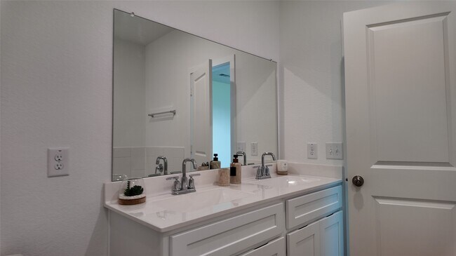 Building Photo - 15023 Rustic Moon Rd