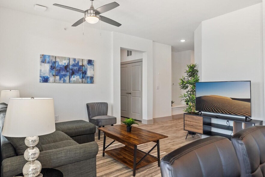 Building Photo - 12100 1/2 Ferrystone Glen Drive-SI ID1343252P