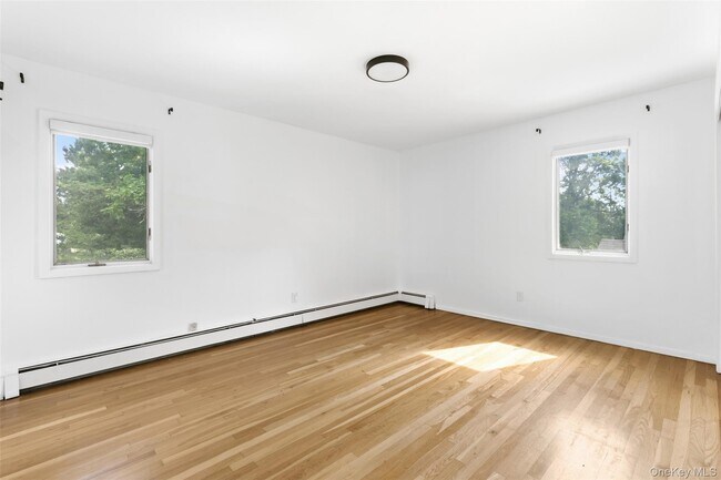 Building Photo - 118 Old Tappan Rd