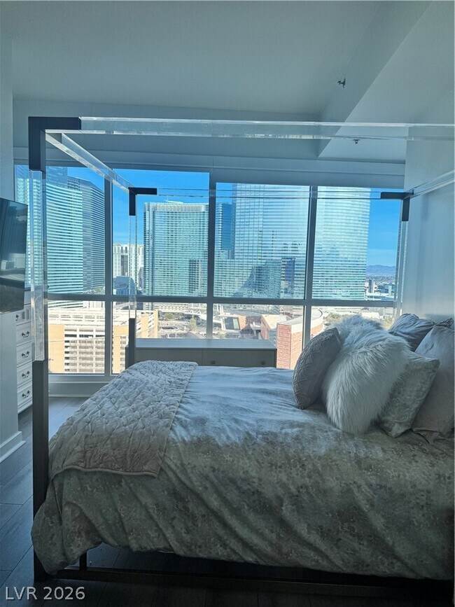 Building Photo - 4525 Dean Martin Dr