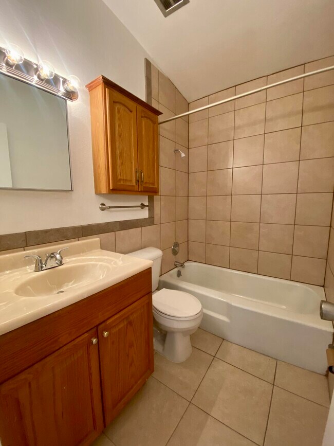 Building Photo - 10457 Omega Cir