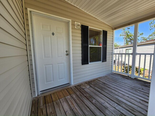Building Photo - 19237 Cedar Crest Ct