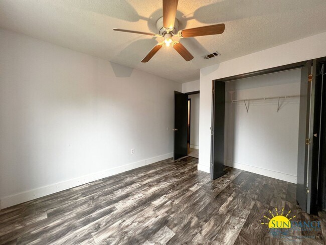 Building Photo - Beautiful 3 bedroom home in South Crestview!