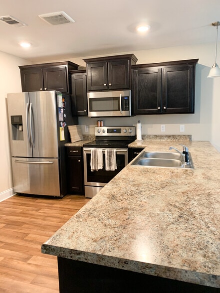 KITCHEN - 110 Ristona Dr