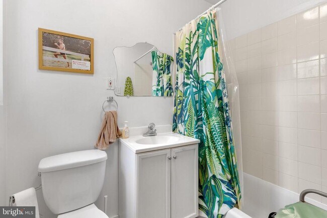 Building Photo - 2010 E York St