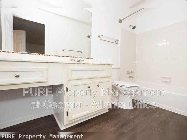Building Photo - 2408 Country Park Dr