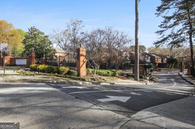 Building Photo - 27207 Plantation Dr NE