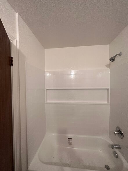 Building Photo - 1417 Janet Ln