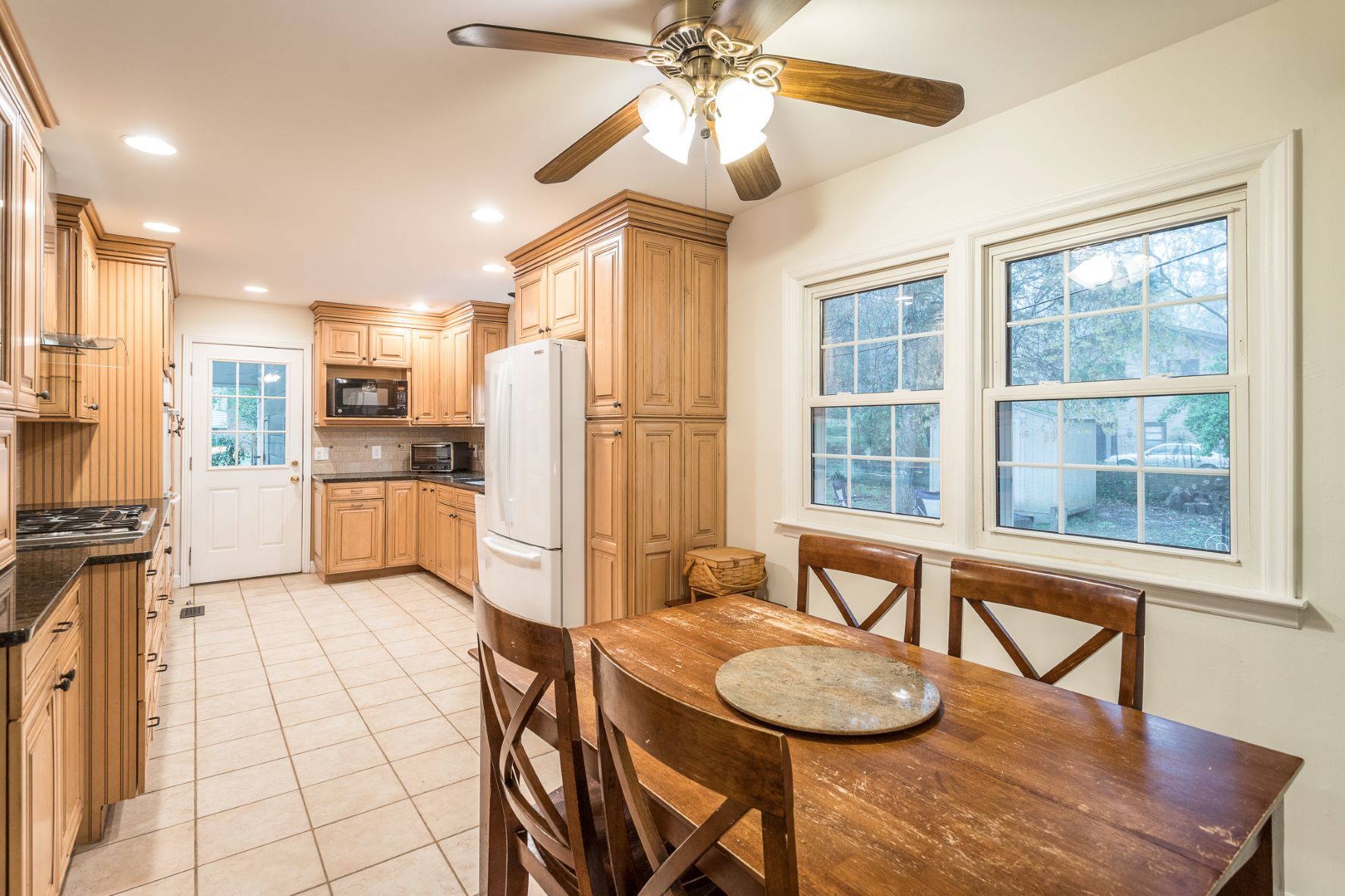Dining area adjacent to kitchen. - 419 Sharon Rd