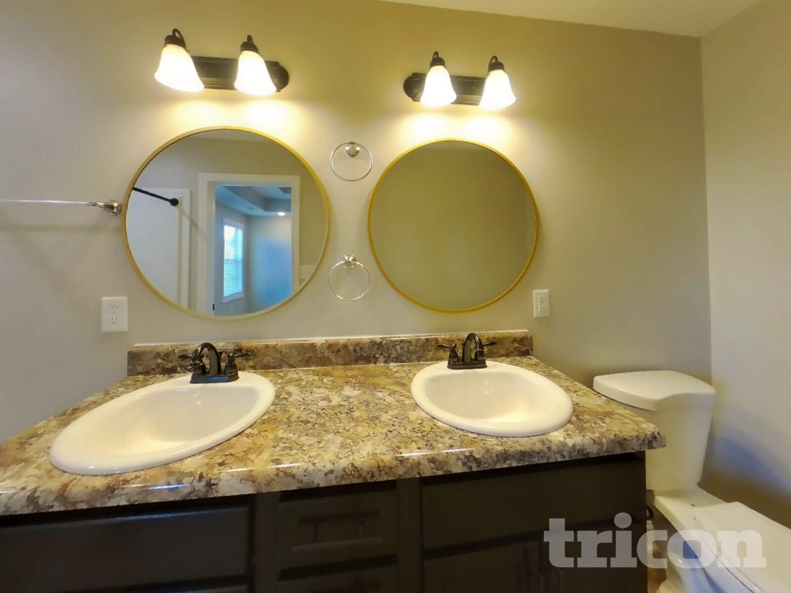 Building Photo - 1041 Charles Thomas Dr