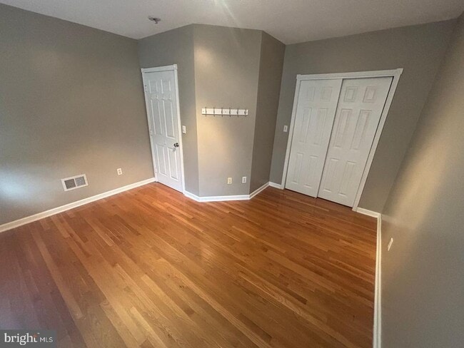 Building Photo - 847 N Uber St