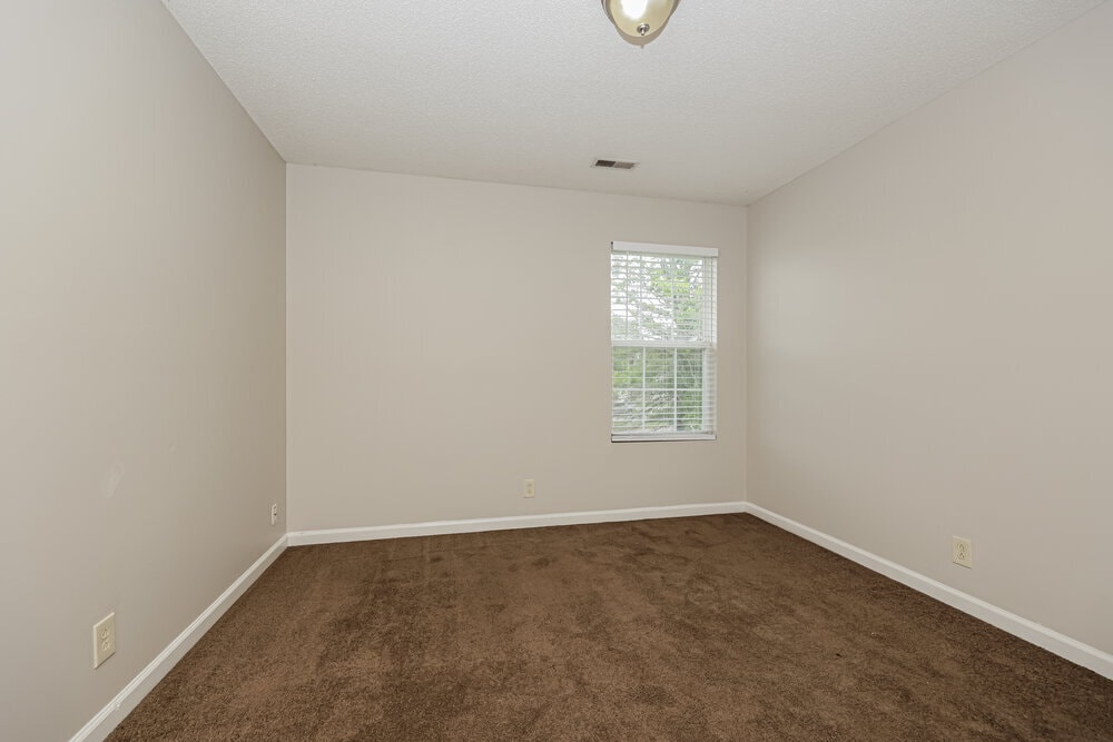 Building Photo - 1936 Turnberry Ct