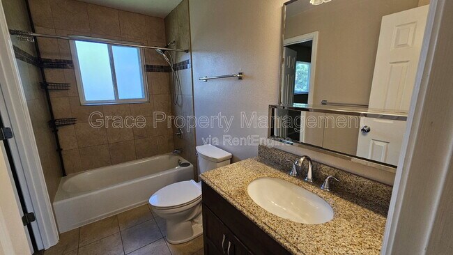 Building Photo - 3234 S Dudley St