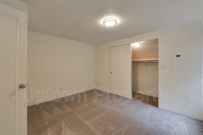 Building Photo - 624 NW 22nd Ave