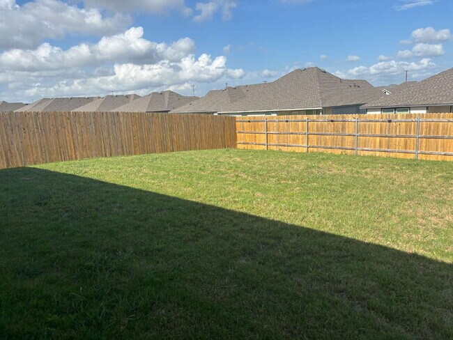Building Photo - "Spacious 4-Bedroom Gem on Luella Drive – Your Perfect Killeen Retreat!"