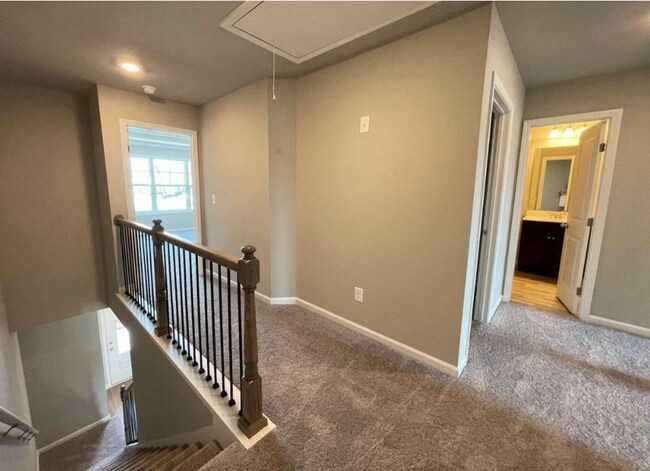 Building Photo - 5136 Fox Den Rd