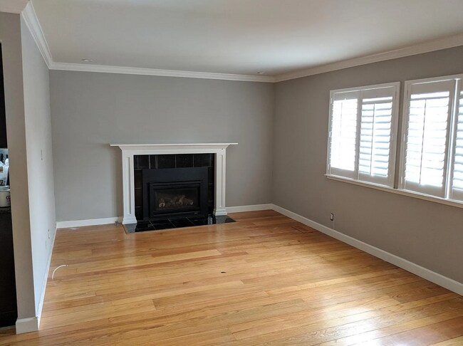 Building Photo - 3307 Shasta Dr