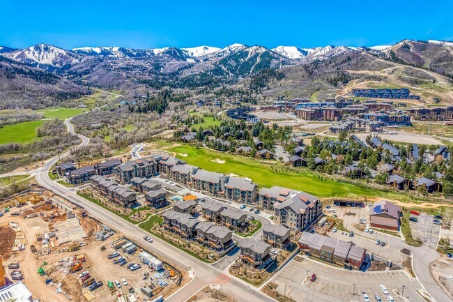 Building Photo - 3751 Blackstone Dr