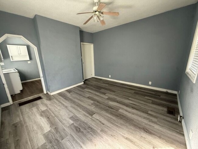 Building Photo - Charming Franklinton Home