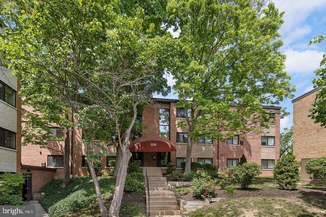 Building Photo - 3330 S 28th St