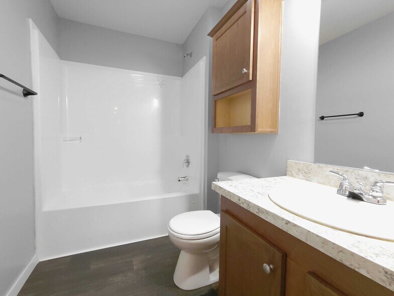 Building Photo - 2215 Peregrine Ave NW