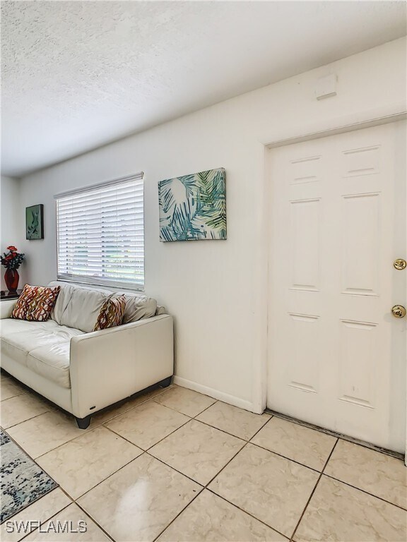 Building Photo - 4625 Bayshore Dr