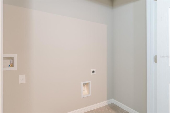 Building Photo - 518 Amadoras Wy