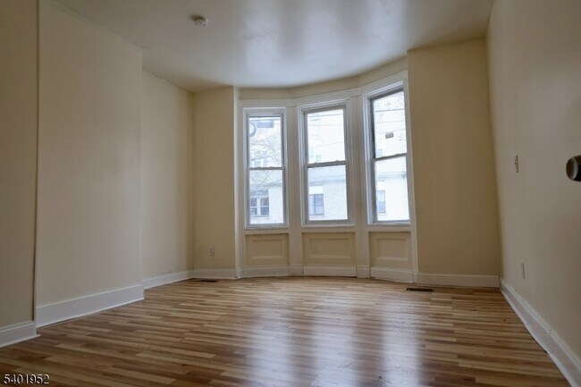 Building Photo - 292 S 8th St