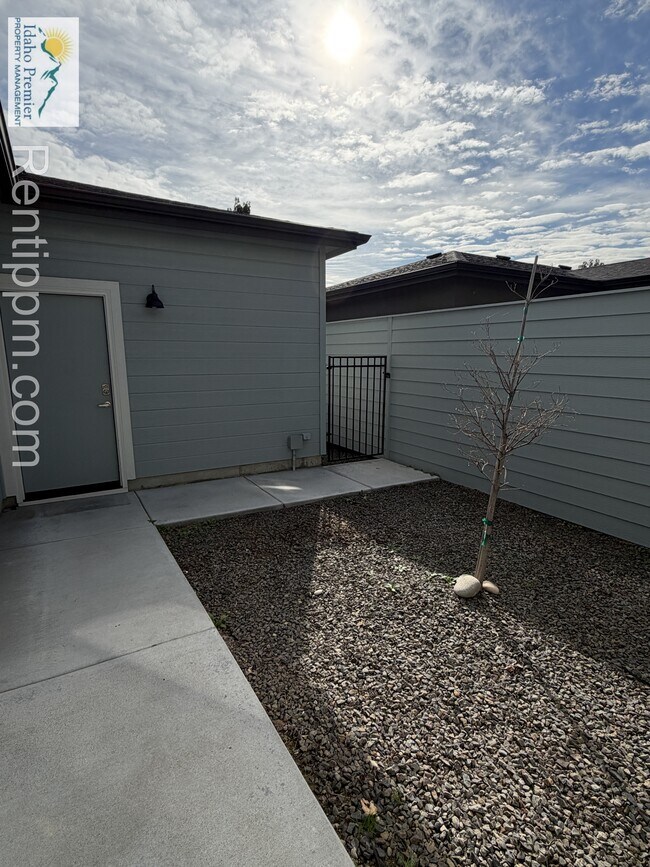 Building Photo - 3010 S Honeycomb Way