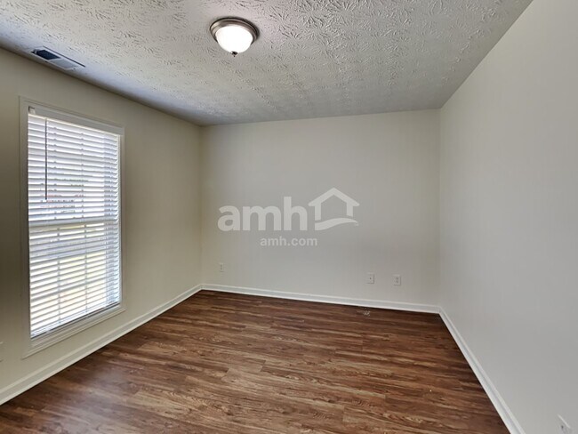 Building Photo - 169 Maxton Ave