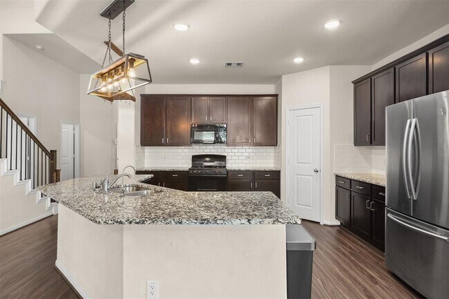 Building Photo - 2701 Bayrose Dr
