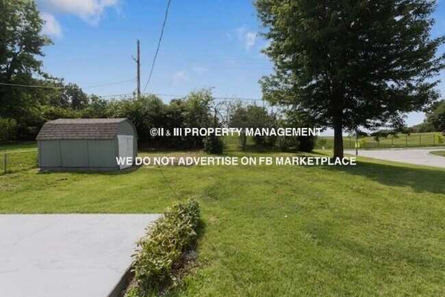 Building Photo - 7801 NE San Rafael Dr