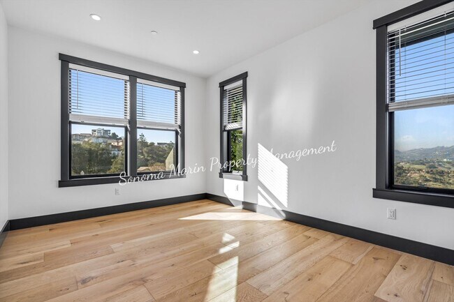 Building Photo - ~Luxury Brand-New Fountaingrove Home with Exceptional Views~